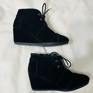 Women’s Toms booties size 8.5